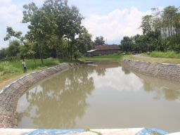 DLH Belum Bisa Pastikan Penyebab Air Sungai Berwarna Merah di Jombang