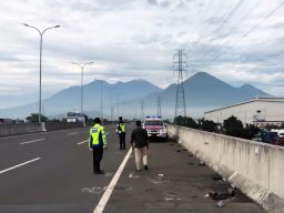 Lima Penumpang Elf Jadi Korban Tabrak Lari di Tol Sidoarjo, Satu Meninggal