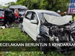 Video: Kecelakaan Beruntun 5 Kendaraan di Sampang