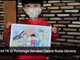 Video: Murid TK di Ponorogo Serukan Damai Rusia Ukraina