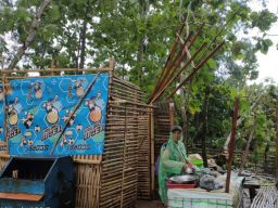 Hujan Angin, Warung dan Beberapa Rumah di Ponorogo Porak-poranda