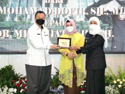 Pisah Sambut Kajati Jatim, Ini Pesan Gubernur Khofifah