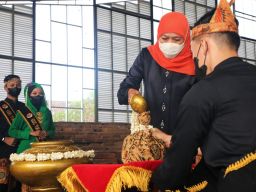 Khofifah Bawa Air dan Tanah Kedaton Majapahit ke IKN Nusantara