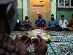 Momen Mas Dhito Kenduri Bareng Warga dan Menginap di Rumah Petani
