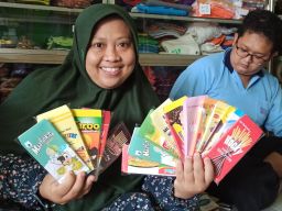 Amplop Lebaran Unik Buatan Perempuan Ponorogo, 2 Pekan Terjual 60 Ribu Lembar