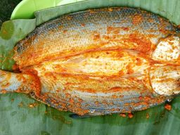 Lezatnya Berbuka Puasa dengan Bandeng Bakar Bungkus Daun Pisang