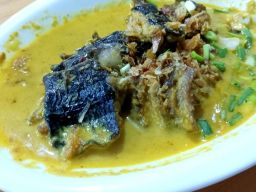 Yummy! Sensasi Gurih Pedas Besengek Belut Saat Berbuka Puasa