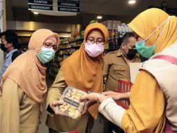 Masih Ditemukan Mamin dengan Kemasan Penyok di Kota Probolinggo