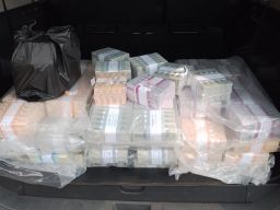 Wow! Polisi Pergoki 'Transaksi' Uang Rp 5 Miliar di Gerbang Tol Gedeg Mojokerto