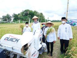 Banyuwangi Luncurkan Pelayanan Jasa Usaha Alsintan Terintegrasi untuk Petani
