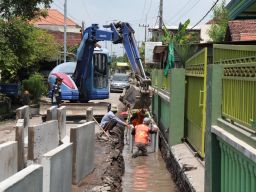 Catat! Ini Ruas Jalan di Sidoarjo dalam Proses Betonisasi