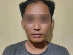 Ditendang Hingga Jatuh dari Motor, Jambret di Pasuruan Dihajar Massa