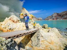 Buka Lebih Awal, Wisatawan Bisa Menikmati Blue Fire Kawah Ijen Banyuwangi