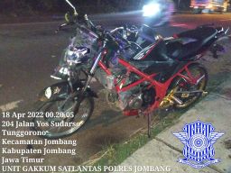 Honda CBR vs Supra di Jombang, 1 Pengendara Cedera Otak