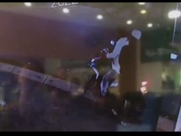 Pria Berkopiah Putih Terekam CCTV Curi Motor di Sukodono Sidoarjo