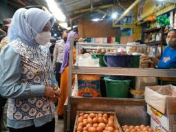 Wali Kota Mojokerto Sidak Mamin Jelang Idul Fitri, Ini Temuannya