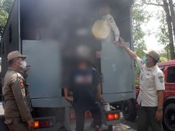 Duh, Gadis di Tulungagung Terciduk saat Bersama 3 Remaja Pria di Kamar Kos