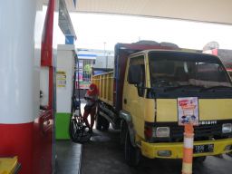 Jelang Lebaran, Pertamina Patra Niaga Jatimbalinus Prediksi Konsumsi Solar Turun