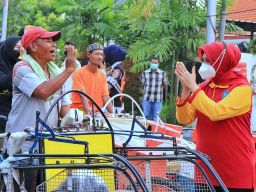 TP PKK Gandeng Organisasi Wanita di Kota Pasuruan Keliling Bagi Takjil Gratis