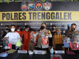 Polres Trenggalek Ringkus Komplotan Pencuri Bermodus Pendataan Bansos