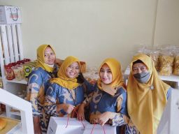H-9 Lebaran, Pusat Oleh-oleh Khas Lamongan Diserbu Pembeli