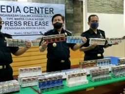 Pengiriman 816 Ribu Batang Rokok Ilegal Digagalkan di Kediri