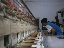 Jelang Hari Lebaran, Order Songkok Nasional di Jombang Membludak