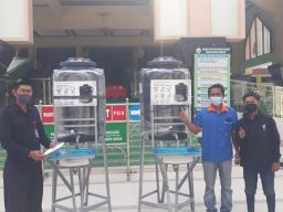 Perusahaan Ini Bagikan 200 Tandon Air Halal untuk Masjid di Jatim