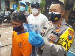Jelang Lebaran, Polisi di Surabaya Bekuk Pengedar Uang Palsu Jaringan FB