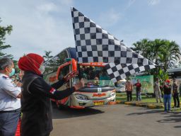 Khofifah Berangkatkan Program Mudik Gratis Pertama dari Jakarta ke Jatim