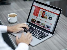 Bank Jatim Raih Penghargaan Indonesia Financial Top Leader Awards 2022