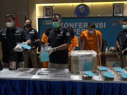 BNNP Jatim Gagalkan Jual Beli 16,9 Kg Ganja Melalui Medsos, 1 Tersangka Ditembak