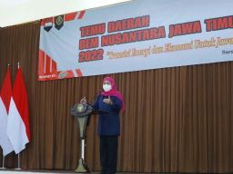 Khofifah Ajak Mahasiswa Bekolaborasi di Bidang Ekonomi dan Energi Terbarukan