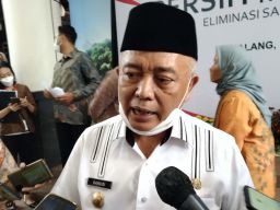 Bupati Malang Masih Ragu Izinkan Warga Lepas Masker di Tempat Terbuka
