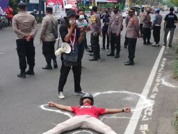 Mahasiswa GMNI di Tulungagung Tagih Janji Pemkab Perbaiki Jalan Rusak