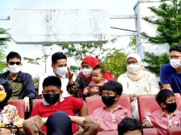 Momen Gubernur Khofifah Ajak Sang Cucu Berlibur ke Jatim Park 3 di Kota Batu