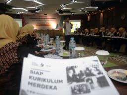 Kurikulum Merdeka Jalur Mandiri, Tenaga Pendidik SMEKDOR Diberi Pembekalan