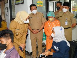 Hari Pertama Masuk Kerja, Bupati Ipuk Pastikan Layanan Publik Berjalan Optimal