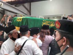 Tiba di Tebuireng, Jenazah Nyai Lily Wahid Langsung Dibawa ke Dalem Kasepuhan