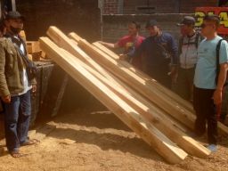 Gudang Kayu Ilegal di Purwoharjo Banyuwangi Digrebek, Pemilik Kabur