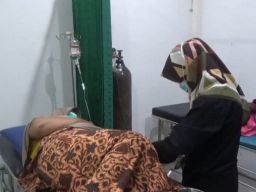 Usai Santap Nasi Kotak, Puluhan Warga Desa Podoroto Jombang Masuk Puskesmas