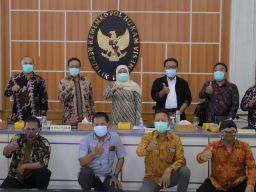 Gubernur Khofifah: Momen May Day Kali Ini Terasa Istimewa Bagi Seluruh Pekerja