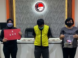 Sembunyikan Narkoba Dalam Mug Termos, Pengedar di Surabaya Diringkus
