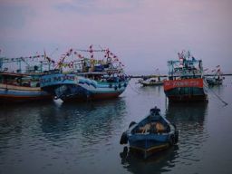 Gelombang Laut Tinggi, Nelayan Lamongan Diimbau Kurangi Aktivitas Melaut