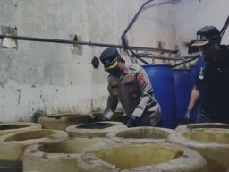 Polisi Gerebek Produsen Arjo di Sawahan Madiun, 5 Tersangka Ditangkap