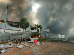 Pabrik Pengolahan Rotan di Sidoarjo Terbakar, Belasan Mobil PMK Dikerahkan