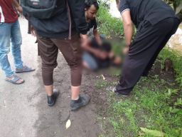 Kedapatan Curi Motor Perangkat Desa Tarik, Pemuda Babak Belur Dihajar Warga