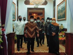 Prabowo Ternyata Perhatikan Khofifah Sejak Dulu, Lho?