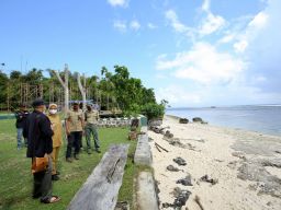 Jelang WSL Championship Tour 2022, Bupati Ipuk Pimpin Rapat di Pantai Plengkung