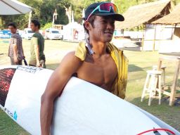 Peselancar Indonesia Kalahkan Peringkat Satu Dunia di WSL 2022 Banyuwangi